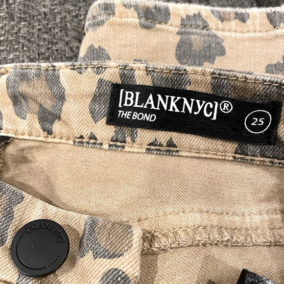 Blank NYC The Reade Crop In Catwalk Size 25 - Picture 11 of 13